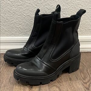 Tory Burch Chelsea lug sole boots